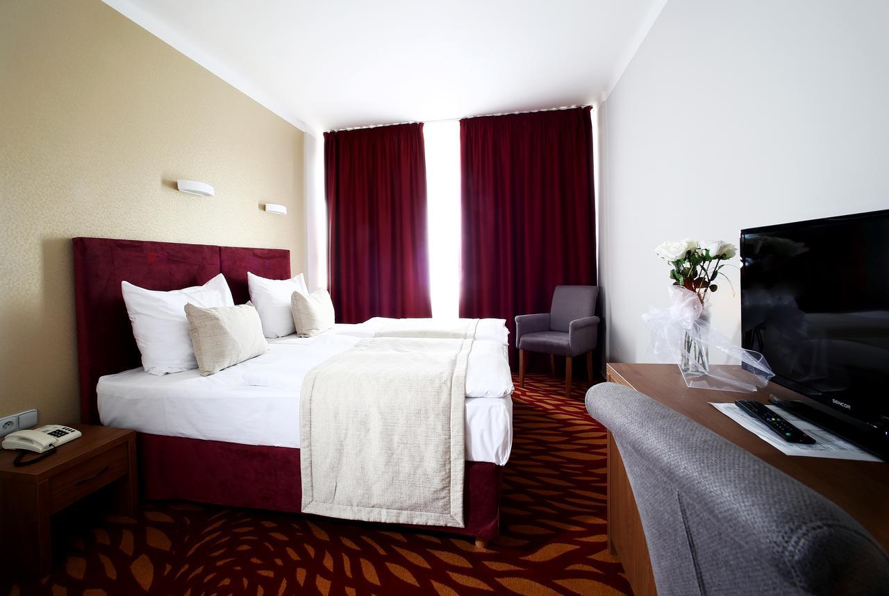Готель Hotel Central