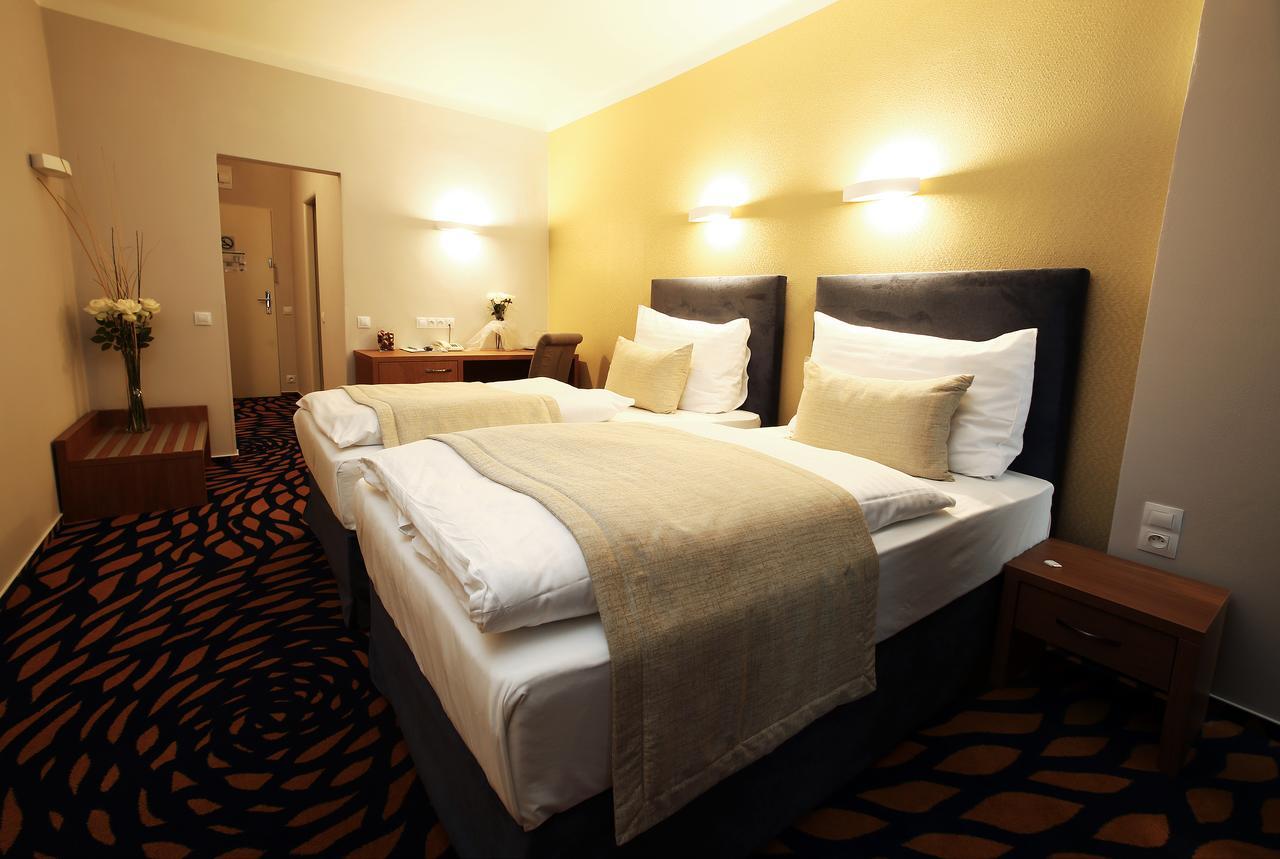 Hotel Central 4* Плзень