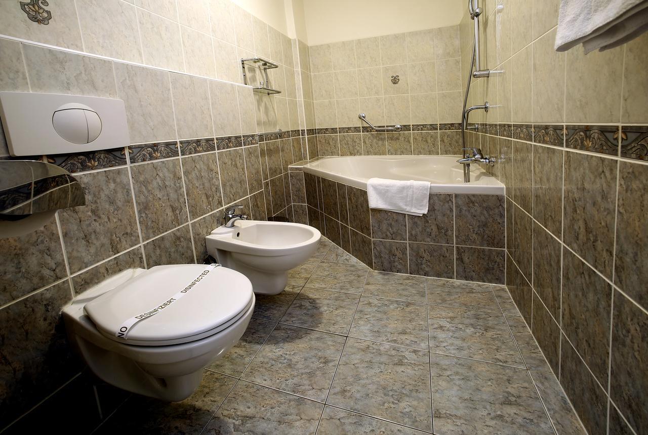 Готель Hotel Central 4*