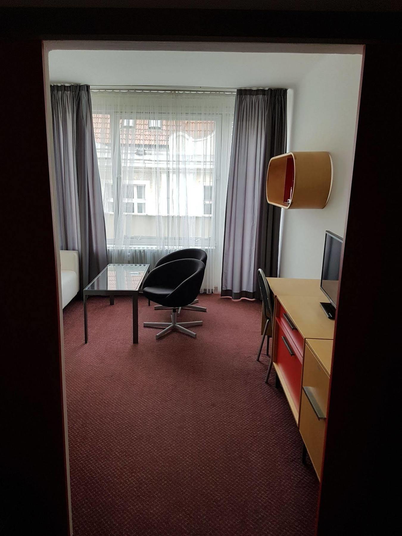 Готель Hotel Central 4*