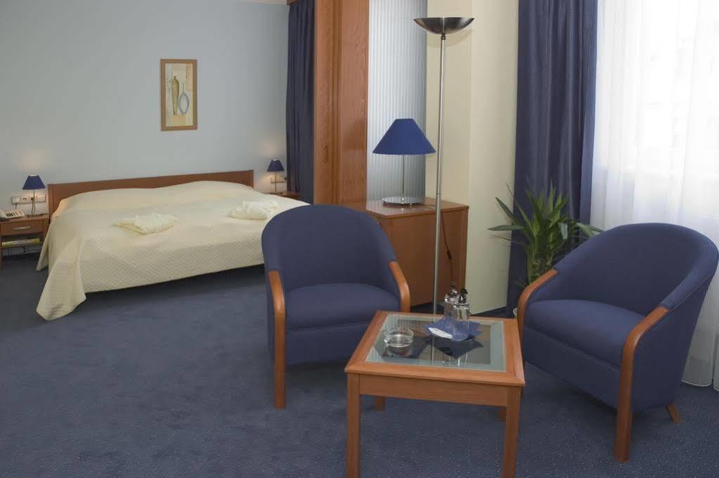 Hotel Central 4* Плзень